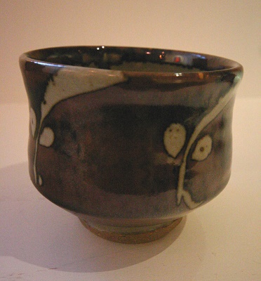 Teabowl. Wax resist pattern. River iron glaze